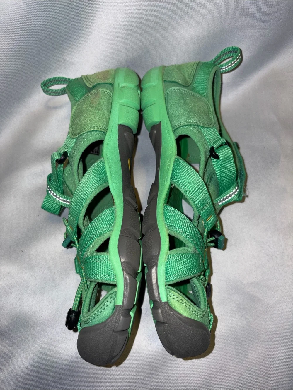 Keen Kids Green Closed-Toe Sport Sandals kid size 5